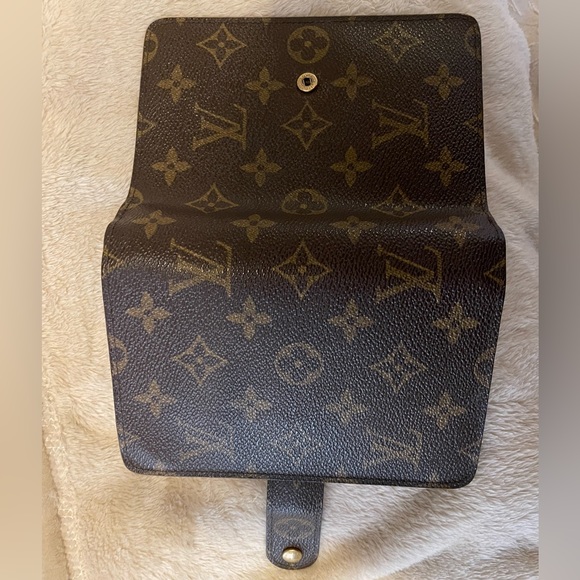 Monogram canvas Louis Vuitton wallet - Picture 3 of 16